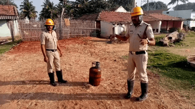 ಕೊಳ್ಳೇಗಾಲ: ಹೊಸಮಾಲಂಗಿ ಗ್ರಾಮದ ಹೋಟಲ್ ವೊಂದಕ್ಕೆ ಆಕಸ್ಮಿಕ ಬೆಂಕಿ