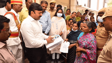 அரூர்: அரூர் வட்டாட்சியர் அலுவலகத்தில் பொதுமக்களிடம் குறைகளை கலெக்டர் சதீஷ் கேட்டறிந்தார்