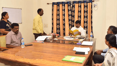 அரூர்: அரூர் வட்டாட்சியர் அலுவலகத்தில் மாவட்ட ஆட்சித்தலைவர்.ரெ.சதீஸ், அவர்கள் இன்று நேரில் பார்வையிட்டு, கோப்புகளை ஆய்வு செய்தார்கள்.