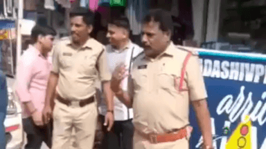 సంగారెడ్డి: సదాశివపేట పట్టణంలో రోడ్డు భద్రతపై డ్రైవర్లకు పోలీసుల అవగాహన కార్యక్రమం