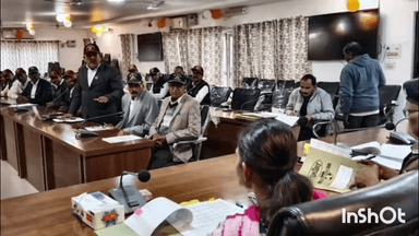 बांदा: बाँदा जिलाधिकारी जे. रीभा की अध्यक्षता में कलेक्ट्रेट सभागार में जिला सैनिक बंधु की बैठक आयोजित हुई