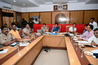 ದಾವಣಗೆರೆ: ಅಪಘಾತಕ್ಕೀಡಾದವರಿಗೆ ತಕ್ಷಣದ ಚಿಕಿತ್ಸೆ ನೀಡಲು ಆಸ್ಪತ್ರೆಗಳು ಸನ್ನದ್ಧವಾಗಿರಬೇಕು: ನಗರದಲ್ಲಿ ಸಂಸದೆ ಡಾ.ಪ್ರಭಾ ಮಲ್ಲಿಕಾರ್ಜುನ್