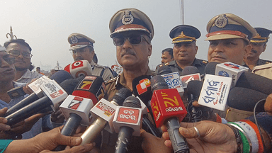 ଚାନ୍ଦବାଲି: ଓଡ଼ିଶାରେ 13 ଦ୍ବୀପ ପୁଞ୍ଜରେ ଉଡିବ ତ୍ରିରଙ୍ଗା, ଭଦ୍ରକ ଧାମରା ଉଡ଼ାବାଲି ରେ ପତାକା ଉତ୍ତୋଳନ ବେଳେ କହିଲେ DGP