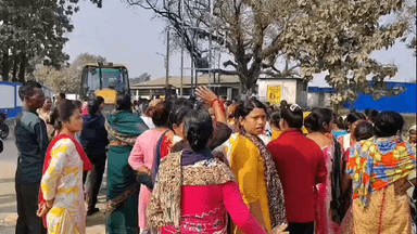 মাটিগাড়া: মাটিগাড়ায় মহাকাল মন্দির সংলগ্ন জমিতে উচ্ছেদ অভিযান ঘিরে উত্তেজনা, স্থানীয়দের প্রতিবাদে খালি হাতে ফিরল এসজেডিএ টিম