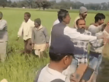 शुजालपुर: कादीखेड़ी और ताजपुर गौरी गांवों के बीच ज़मीन के रास्ते को लेकर विवाद, चौकीदार के साथ मारपीट