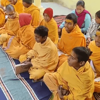 मुंडावर: भगवान रामलला प्राण प्रतिष्ठा वर्षगांठ पर संस्कृत वेद विद्यालय छात्राश्रम गुरुकुल जिंदोली में गूंजा वेद मंत्रोच्चार