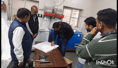 राघोगढ़: एसडीएम ने राघोगढ़ के प्राथमिक स्वास्थ्य केंद्र का किया औचक निरीक्षण, पलंगों पर चादर की कमी और गंदगी मिली