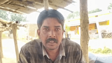 लुण्ड्रा: लुण्ड्रा विधानसभा क्षेत्र के डूमरडीह धान खरीदी केन्द्र में किसान अविनाश सिंह ने पब्लिक एप की टीम को क्या रकबा नहीं बताया