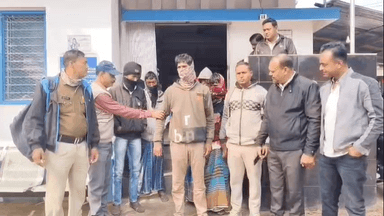 জলঙ্গি: জুয়ার আড্ডায় পুলিশের বজ্রাঘাত—সাগরপাড়ার জয়পুরে হানা দিয়ে পাঁচ জোয়ারি গ্রেফতার!