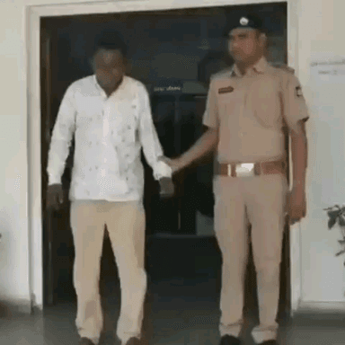 જસદણ: જસદણના વિછીયામાં પાંચ વર્ષની બાળકી પર સ્કૂલ બસ ડ્રાઈવરે દુષ્કર્મ ગુજાર્યાની શરમજનક ઘટના સામે આવી