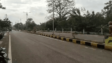 बसमत: वसमत शहरात मंडपाचा खांब काढताना विजेचा धक्का लागून एकाचा मृत्यू