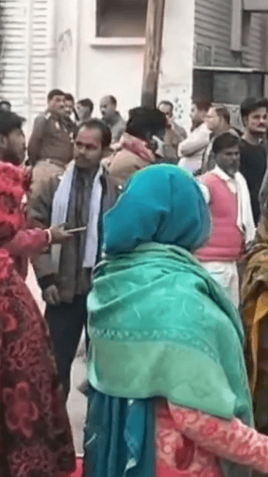 बांगरमऊ: बांगरमऊ में सड़क हादसे में पिता-पुत्र की मौत, संडीला मार्ग पर सीएनजी ऑटो और बाइक की हुई जोरदार टक्कर, 3 लोग घायल