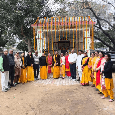 नीमराना: नीमराना के राजकीय उच्च माध्यमिक विद्यालय में बसंत पंचमी पर मेगा पीटीएम व वंदे मातरम्-150 कार्यक्रम का आयोजन