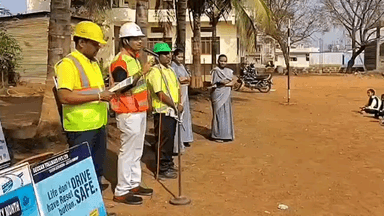 ಹುಮ್ನಾಬಾದ್: ಹುಡುಗಿ ಗ್ರಾಮದಲ್ಲಿ ರಾಷ್ಟ್ರೀಯ ರಸ್ತೆ ಸುರಕ್ಷತಾ ಮಾಸಾಚರಣೆ ನಿಮಿತ್ತ ರಸ್ತೆ ಸುರಕ್ಷತೆ ಕುರಿತು ವಿದ್ಯಾರ್ಥಿಗಳಿಗೆ ಜಾಗೃತಿ