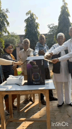 कोटकासिम: रामपुर में पूर्व सरपंच ने सरकारी स्कूल में साउंड सिस्टम और माइक भेंट किए, सांस्कृतिक कार्यक्रमों में मदद करेंगे