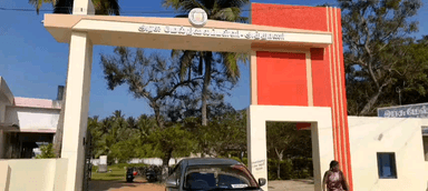 மணமேல்குடி: சட்டப் பணிகள் ஆணை குழுவின் சார்பாக அத்தாணி அரசு மேல்நிலைப் பள்ளியில் மாணவர்களுக்கு விழிப்புணர்வு ஏற்படுத்திய நீதியரசர் சுரேஷ் கார்திக்