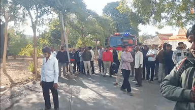 વિજાપુર: વિજાપુર સિવિલમાં ઉભેલી કાર સળગી ઉઠી