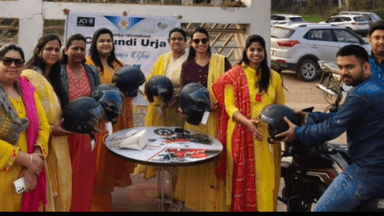 तालेड़ा: सड़क सुरक्षा माह के तहत जेसीआई बूंदी ऊर्जा ने दुपहिया वाहन चालकों को हेलमेट वितरित किए