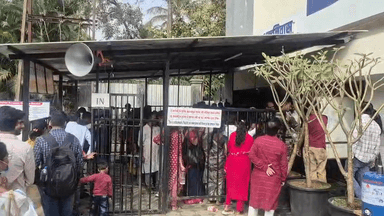 त्र्यंबकेश्वर: सलग सुट्यांमुळे श्री क्षेत्र त्र्यंबकेश्वर येथे भाविकांची तुफान गर्दी , ऑनलाईन तिकीटांचा तुटवडा !