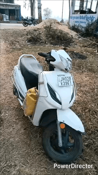 पदमा: पदमा के सरैया में सड़क दुर्घटना, नियंत्रण खोने से दो लोग गंभीर रूप से घायल