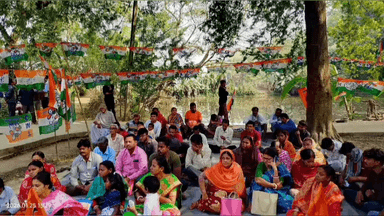 ডেবরা: ডেবরা ব্লকের 1 নাম্বার অঞ্চলে তৃণমূলের পাড়ায় সংলাপ এবং উন্নয়নের পাঁচালী কর্মসূচির আজ সপ্তম তম দিন
