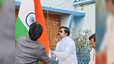 নওদা: ভারতের জাতীয় পতাকা উত্তোলন করে রাষ্ট্রীয় মর্যাদার শহীত ৭৭ তম প্রজাতন্ত্র দিবস পালন করা হল নওদা BDO অফিসে