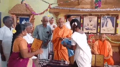 ஆவுடையார் கோவில்: திருப்புன வசதி அரசு உதவி பெறும் பள்ளியில் முன்னாள் மாணவர்கள் சந்திப்பு நெகிழ்ச்சியுடன் நடைபெற்றது மகிழ்ச்சியை வெளிப்படுத்திய முன்னாள் மாணவர்கள்