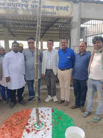 आज गणतंत्र दिवस के महापर्व को अपने कार्यालय जो मेरे ग्राम पंचायत राज नगवारा के नगवारा गांव में स्थित है वहां सभी का प्यार मिला जिसकी कल्पना भी नहीं कर सकता मैं आज पूरे पंचायत से हमारे अभिभावक हमारे मित्र और हमारे ग्रामीण सभी का स्नेह