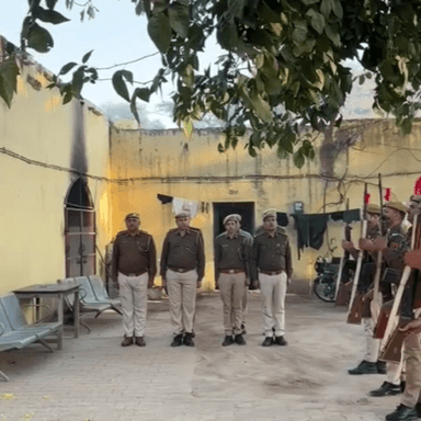 मालाखेड़ा: अकबरपुर थाने में हर्षोल्लास के साथ राष्ट्रीय पर्व मनाया गया, थाना परिसर में ध्वजारोहण कर तिरंगे को सलामी दी गई