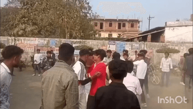 बतौली: अंबिकापुर शहर में दो गुटों के बीच किसी बात को लेकर जमकर हुआ विवाद, मारपीट का वीडियो हुआ वायरल