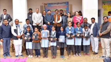 सुजानगढ़: सुजानगढ़ में भामाशाहों के सहयोग से 141 स्टूडेंट्स को बांटे गए स्वेटर, मिला लाभ