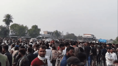 हिण्डोली: कोटा में चाकू से घायल युवक की मौत, क्षेत्र में तनाव, सैकड़ों युवा आरोपियों की गिरफ्तारी की मांग को लेकर कर रहे प्रदर्शन