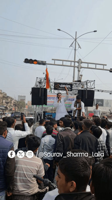 मैंने उन लोगों की कब्रें भी देखी है कब्रिस्तान में , जो सिर्फ़ इसलिए नहीं लड़े की कही वो मारे न जाए । बाग़ी बनिए ग़ुलाम नहीं ।
📍सतना
#TEAMCHHOTUSHARMA