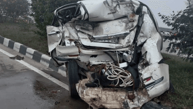 सैदपुर: गोपालपुर के पास तेज रफ्तार अज्ञात वाहन की टक्कर से कार के परखच्चे उड़े, न्यू लीलावती अस्पताल में घायल युवक की जान बची