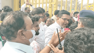 కాటారం: మేడారంలో పోలీసుల తీరుపై మండిపడ్డ మంథని మాజీ ఎమ్మెల్యే పుట్ట మధు