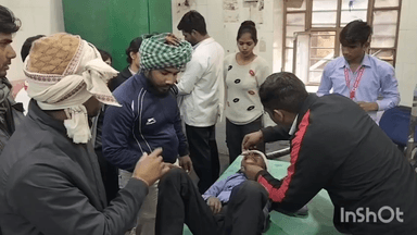 कुम्हेर: डीग कुम्हेर रोड ऊंची सड़क पर दो बाइकों की भिड़ंत में एक बच्चा सहित तीन लोग गंभीर रूप से घायल