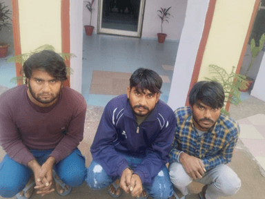 आमेर: प्रागपुरा थाना पुलिस ने कार्रवाई करते हुए चोरी के मामले में 3 जनों को किया गिरफ्तार