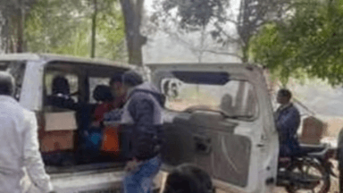 डुमरिया: लाखाईडीह मध्य विद्यालय में फूड प्वाइजनिंग से 10 बच्चे बीमार, एक छात्रा डुमरिया सीएचसी में भर्ती