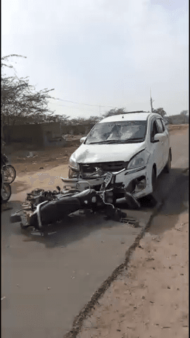 मौजमाबाद: किशनगढ़ रेनवाल करड़ रोड पर मोटरसाइकिल और कार की आमने-सामने जबरदस्त भिड़ंत, मोटरसाइकिल सवार युवक गंभीर रूप से घायल