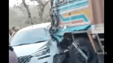 महू सिमरोल के भैरव घाट पर कंटेनर ने कई वाहनों को मारी टक्कर, मामला दर्ज