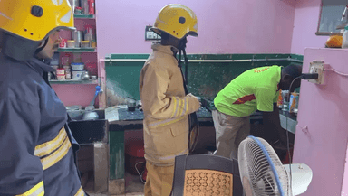 இராமேஸ்வரம்: பாரதி நகர் பகுதியில் வீட்டில் எரிவாயு சிலிண்டரில் இருந்து கேஸ் லீக்கானதால் அச்சமடைந்த வீட்டு உரிமையாளர்