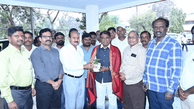 కాటారం: రాష్ట్ర ఎస్సీ,ఎస్టీ కమిషన్ చైర్మన్ ను మర్యాద పూర్వకంగా కలిసిన సింగరేణి జనరల్ మేనేజర్ రాజేశ్వర్ రెడ్డి