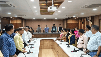 ନୟାଗଡ: ଜିଲ୍ଲାପାଳଙ୍କ ସଦଭାବନା ସଭା ଗୃହ ପରିସରରେ ସହିଦ ଦିବସ ଉପଲକ୍ଷେ ନୀରବ ପ୍ରାର୍ଥନା କାର୍ଯ୍ୟକ୍ରମ ଅନୁଷ୍ଠିତ