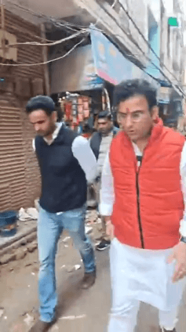 प्रीत विहार: विधायक रविंद्र सिंह नेगी ने विनोद नगर में सड़क निर्माण कार्य का निरीक्षण किया