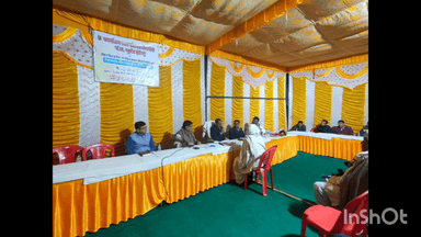 कुम्हेर: राजीव गांधी सेवा केंद्र सिकरोरी कुम्हेर में रात्रि चौपाल में एडीएम ने समस्याएं सुनीं और दिए निर्देश