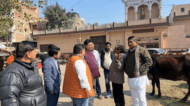 पंजाबी बाग: विधायक कैलाश गंगवाल ने डीडीए अधिकारियों के साथ बसाईधारपुर का किया निरीक्षण