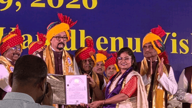 बागबाहरा: दीक्षांत समारोह में जिले के पशु चिकित्सक को राज्यपाल के हाथों मिली उपाधि, महासमुंद का गौरव बढ़ा