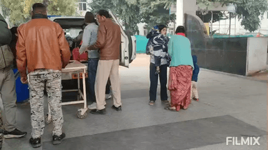 मुरैना: माता बसैया मंदिर के पास श्रद्धालुओं से भरा ई-रिक्शा पलटा, दो घायल