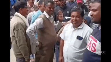 महू कोदरिया पंचायत के किसान और आलू पापड़ी निर्माता पहुंचे कोदरिया पंचायत का घेराव करने