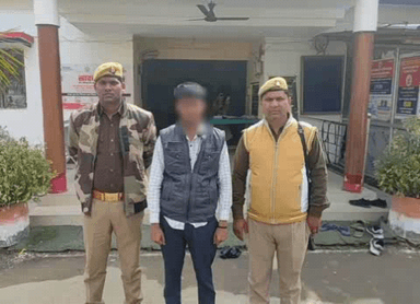 शोहरतगढ़: थाना शोहरतगढ़ पुलिस ने गैंगस्टर एक्ट के एक वांछित अभियुक्त को प्लाईवुड तिराहे के पास से गिरफ्तार किया